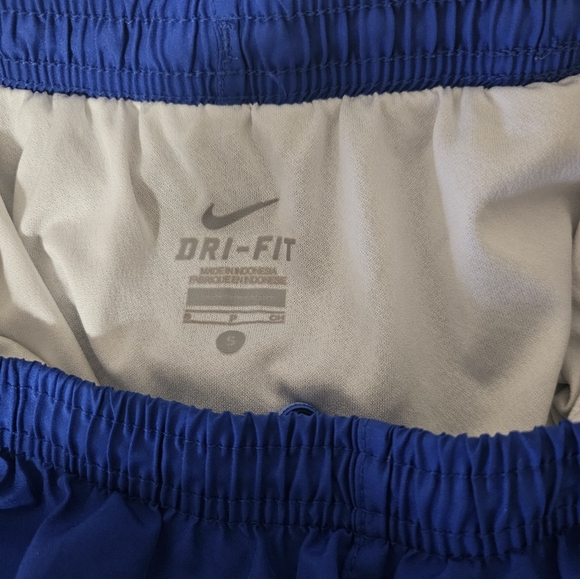 Nike Dri-Fit Women’s Sz S Blue & White Brief Lined Athletic Shorts - Picture 6 of 8